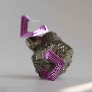 ALPHA EARRINGS - LILAC