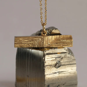 XYZ Trabea modernist t-bar pendant necklace in 18k yellow gold