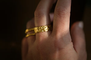 LIQUID AURUM WIDE RING