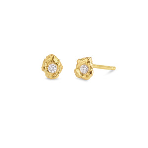 Lava Blanc delicate 18kt gold and brilliant white round diamond stud earrings, sculpted with fire, front view.