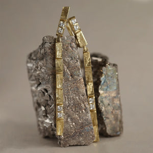 XYX Parallax 18k gold and princess cut diamonds architectural statement drop earrings, front view. Part of Carterian collection.